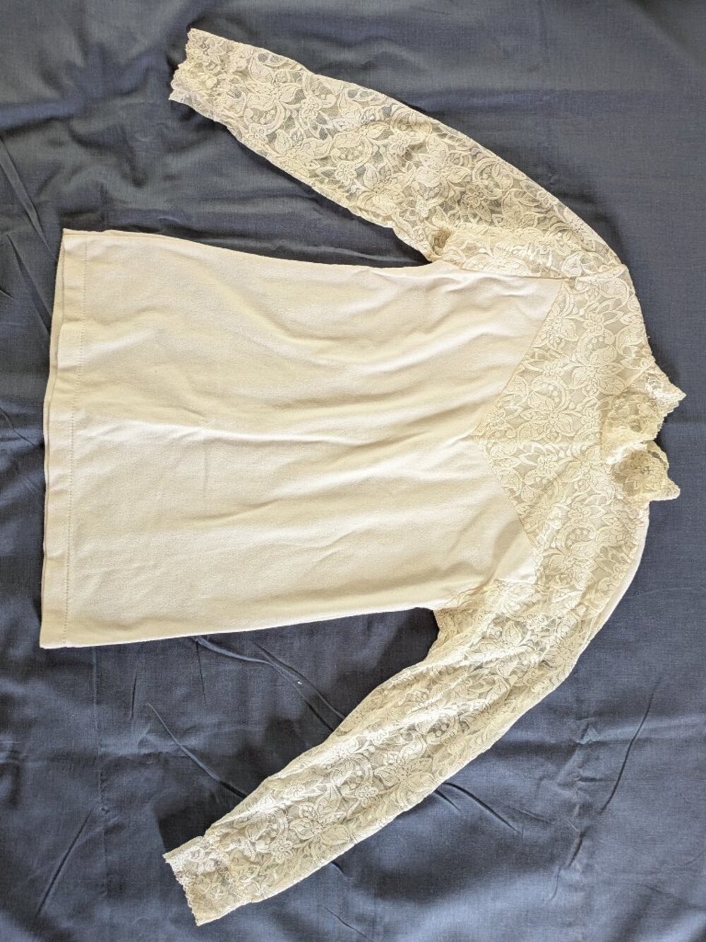 Ivory Lace Top Long Sleeves XS